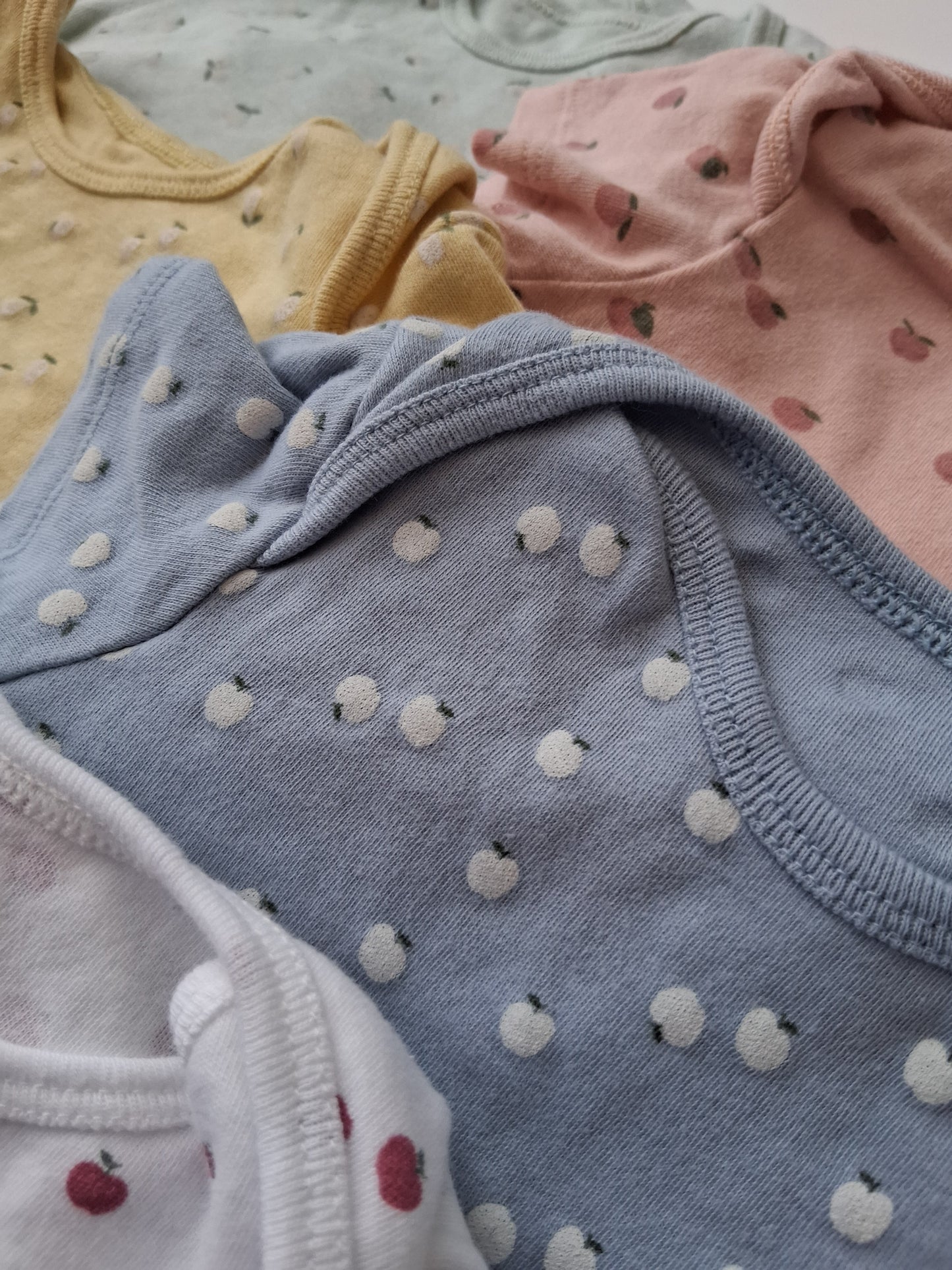 Short Sleeved Bodysuits Set - 9-12 Months - F&F